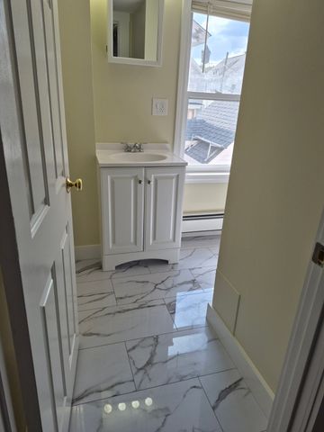 143 Chestnut St Unit 2, Marlborough, MA 01752