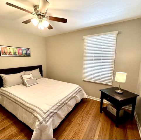 905 Rockland Road, Lake Bluff, IL 60044