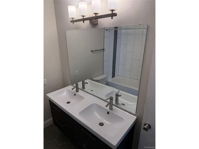 7175 S Gaylord St B, Centennial, CO 80122