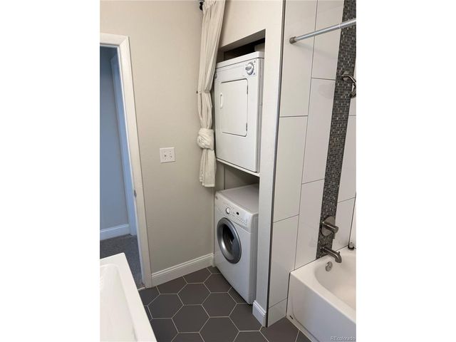 7175 S Gaylord St B, Centennial, CO 80122