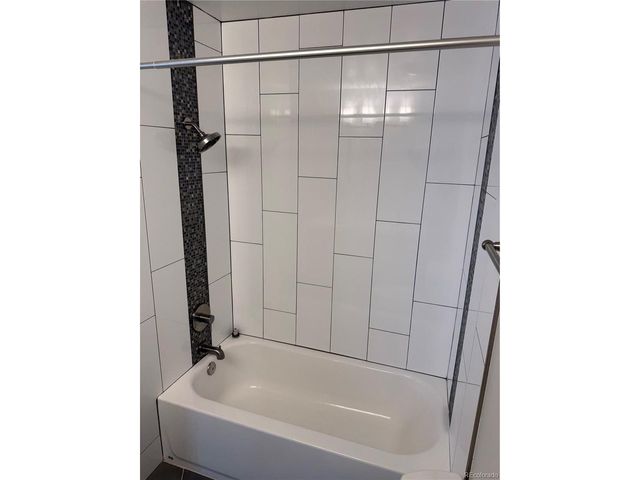 7175 S Gaylord St B, Centennial, CO 80122