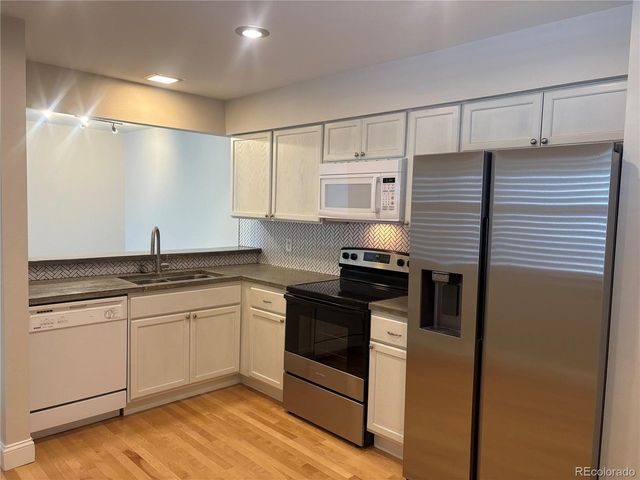 7175 S Gaylord St B, Centennial, CO 80122