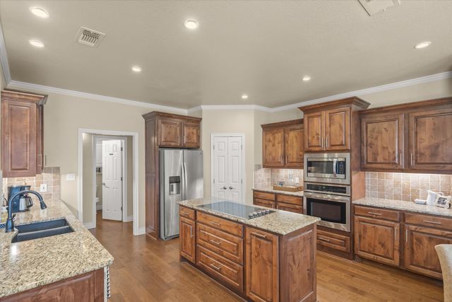 117 Lake Meadow Boulevard, Canton, TX 75103