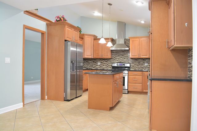 1203 Timber Drive, Elk Grove Village, IL 60007