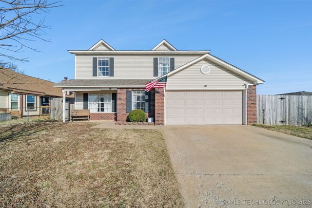 2102 S Missouri Place, Claremore, OK 74017