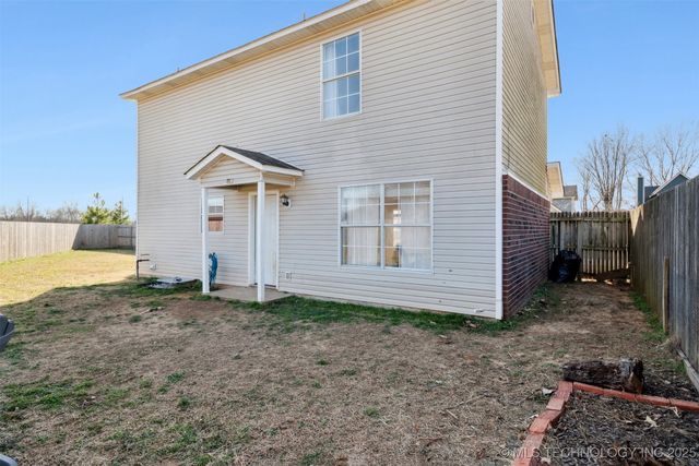 2102 S Missouri Place, Claremore, OK 74017