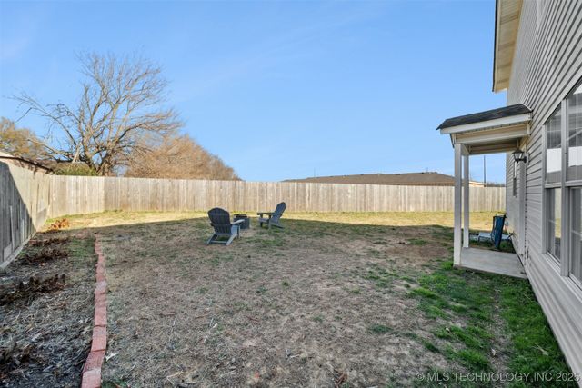2102 S Missouri Place, Claremore, OK 74017