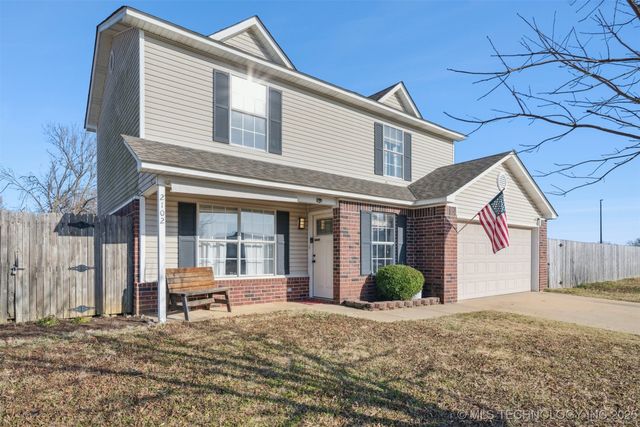2102 S Missouri Place, Claremore, OK 74017