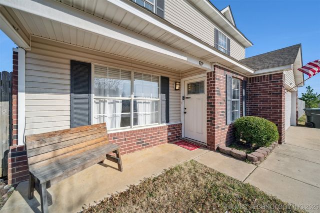 2102 S Missouri Place, Claremore, OK 74017