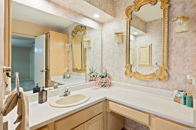 8415 Triple Crown, Fair Oaks Ranch, TX 78015