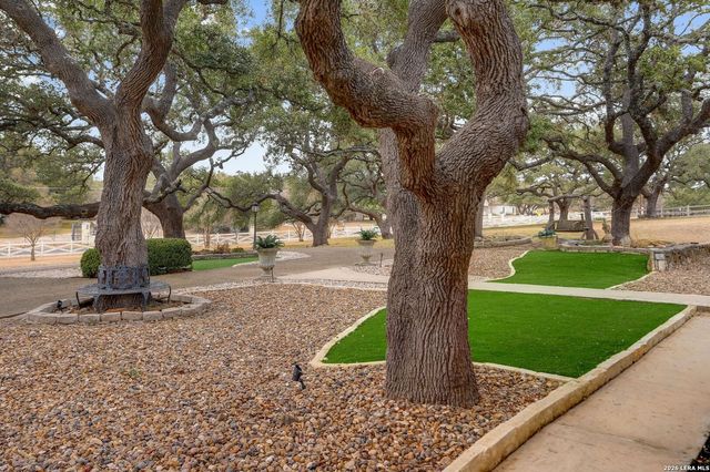 8415 Triple Crown, Fair Oaks Ranch, TX 78015