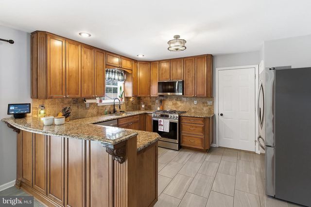 60 HAMPSHIRE CT, New Egypt, NJ 08533