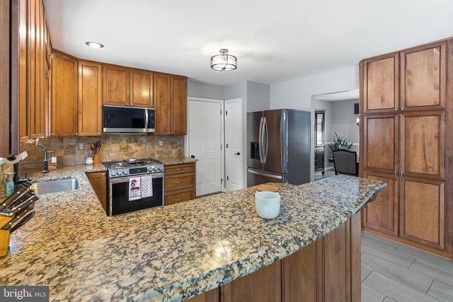 60 HAMPSHIRE CT, New Egypt, NJ 08533