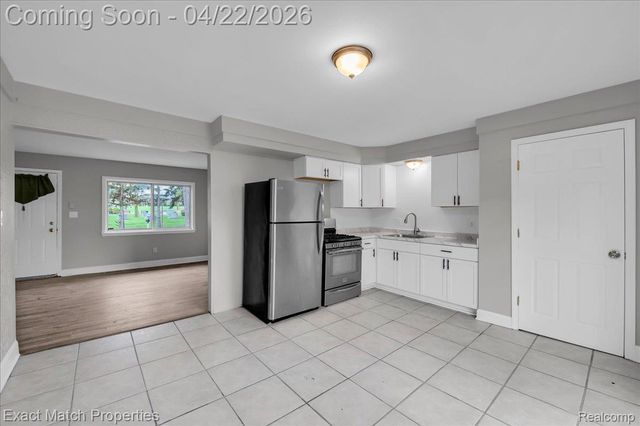 724 Parkwood Avenue, Pontiac, MI 48340