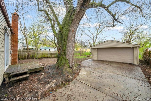 724 Parkwood Avenue, Pontiac, MI 48340