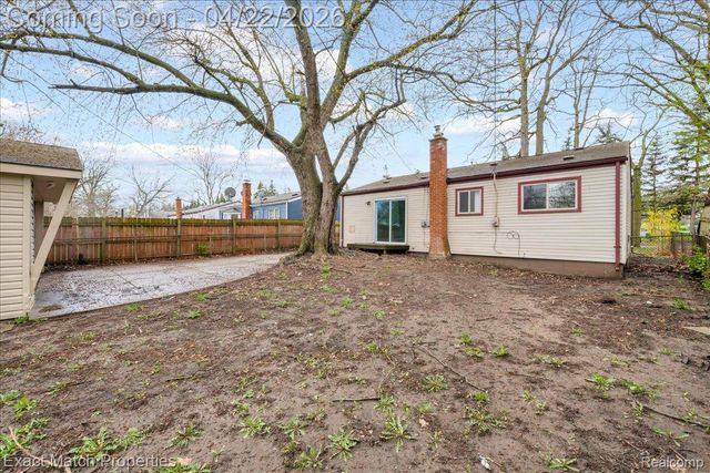 724 Parkwood Avenue, Pontiac, MI 48340