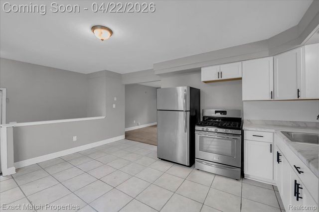 724 Parkwood Avenue, Pontiac, MI 48340