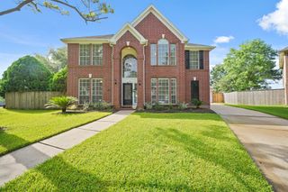 1106 Knoll Crest Court, Sugar Land, TX 77479