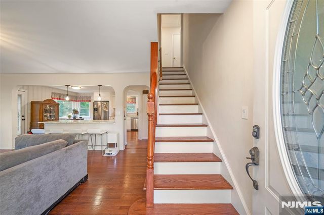 553 Ray Avenue, Ridgefield, NJ 07657