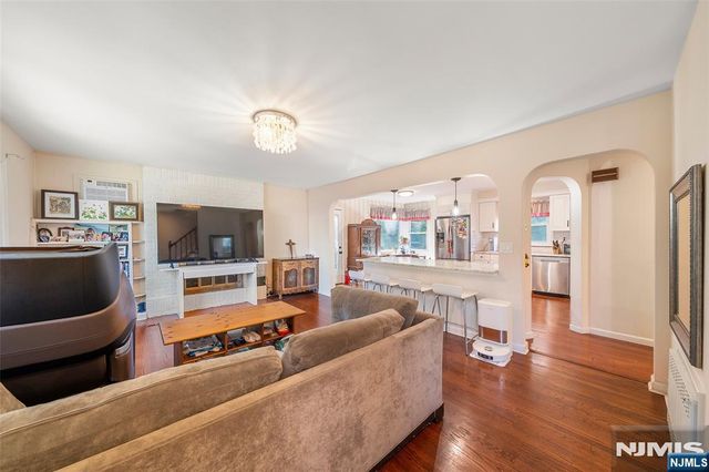 553 Ray Avenue, Ridgefield, NJ 07657