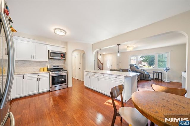 553 Ray Avenue, Ridgefield, NJ 07657
