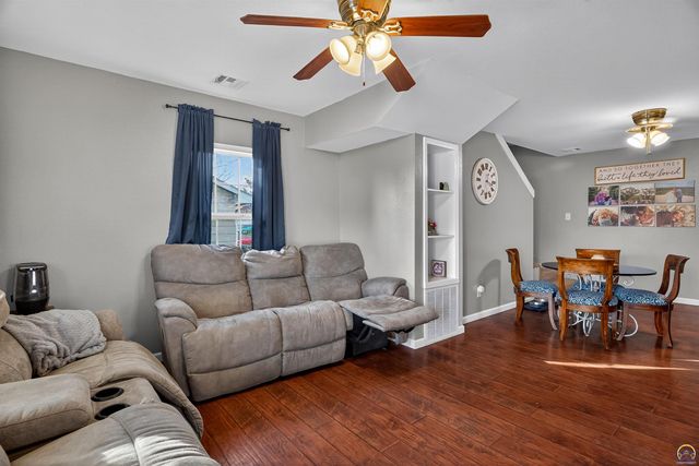 202 Clements DR, Holton, KS 66436