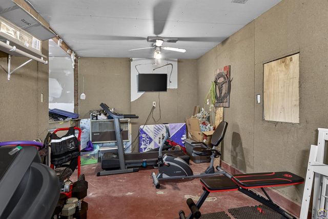 202 Clements DR, Holton, KS 66436