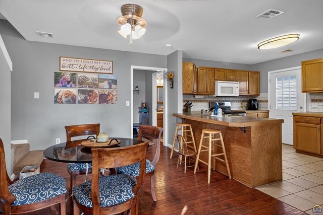 202 Clements DR, Holton, KS 66436