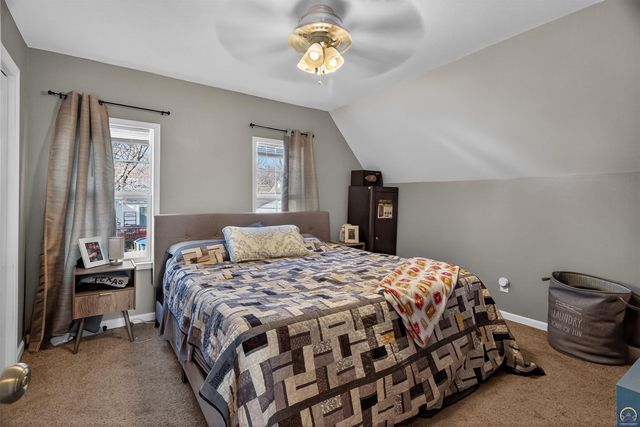 202 Clements DR, Holton, KS 66436