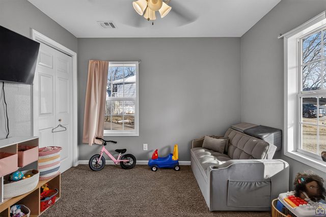 202 Clements DR, Holton, KS 66436