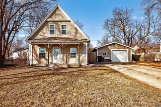 202 Clements DR, Holton, KS 66436