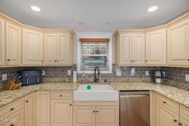 612 Carter Boulevard, Elizabethton, TN 37643