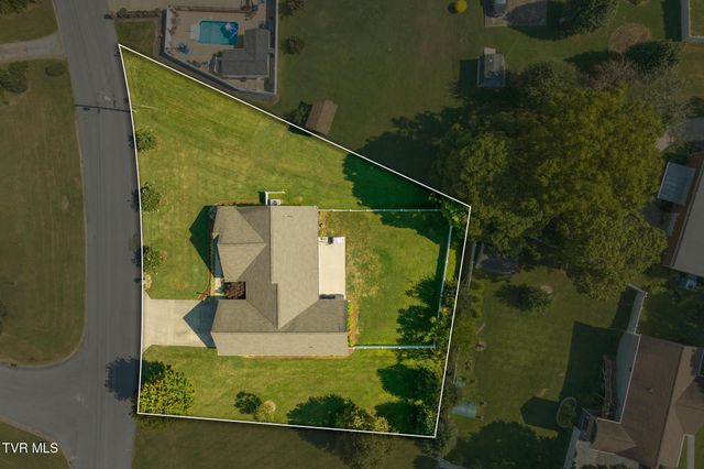 612 Carter Boulevard, Elizabethton, TN 37643