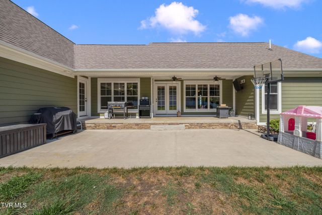 612 Carter Boulevard, Elizabethton, TN 37643