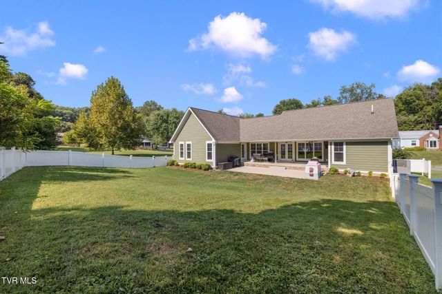 612 Carter Boulevard, Elizabethton, TN 37643