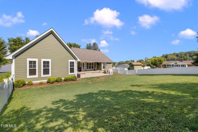 612 Carter Boulevard, Elizabethton, TN 37643