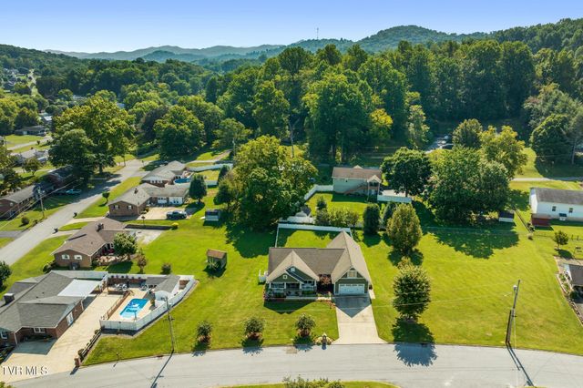 612 Carter Boulevard, Elizabethton, TN 37643