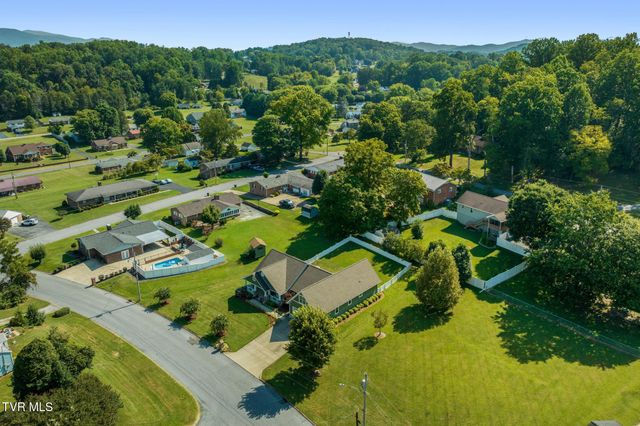 612 Carter Boulevard, Elizabethton, TN 37643