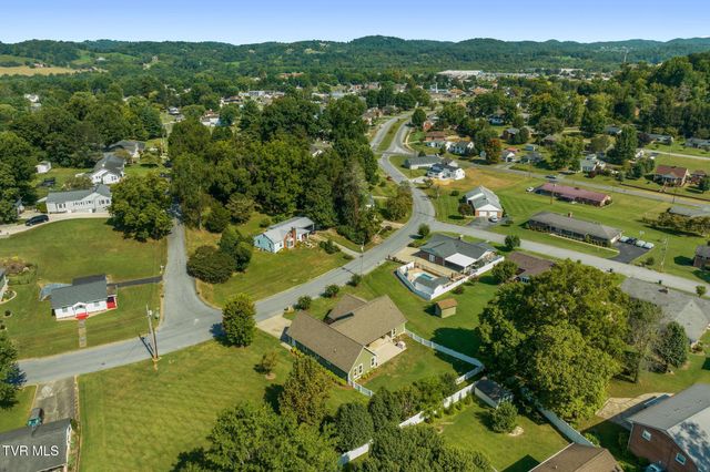 612 Carter Boulevard, Elizabethton, TN 37643