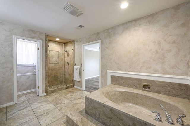 1341 Meadowild DR, Round Rock, TX 78664