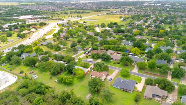 1341 Meadowild DR, Round Rock, TX 78664