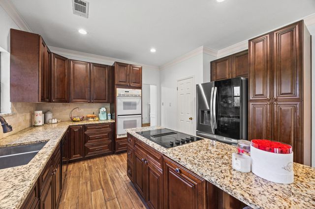 1341 Meadowild DR, Round Rock, TX 78664
