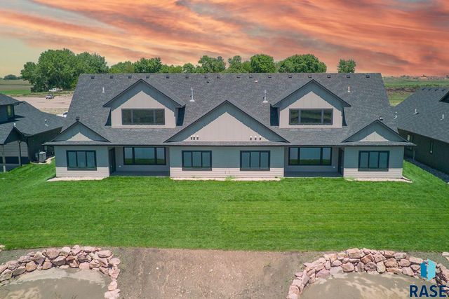 1137 E Thompson Pl Place, Tea, SD 57064