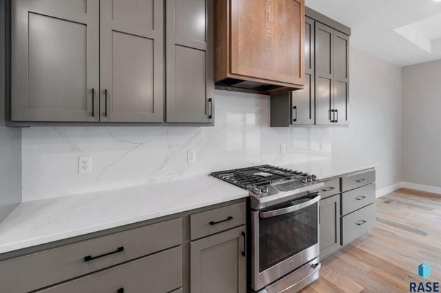 1137 E Thompson Pl Place, Tea, SD 57064