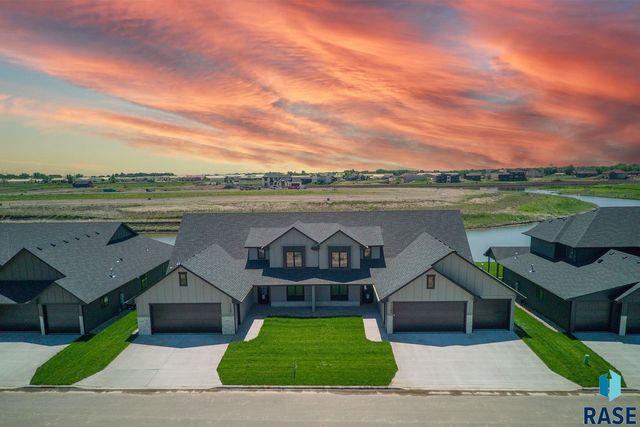 1137 E Thompson Pl Place, Tea, SD 57064