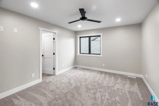 1137 E Thompson Pl Place, Tea, SD 57064