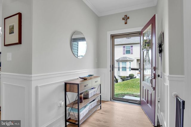 104 CREST VW, Carlisle, PA 17013