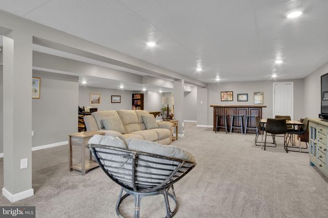 104 CREST VW, Carlisle, PA 17013