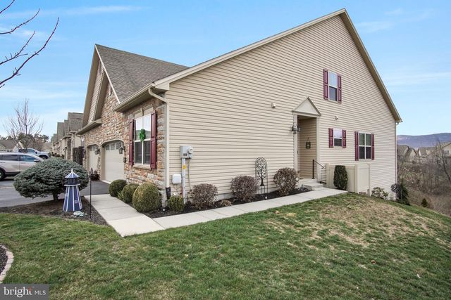 104 CREST VW, Carlisle, PA 17013