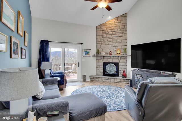 104 CREST VW, Carlisle, PA 17013